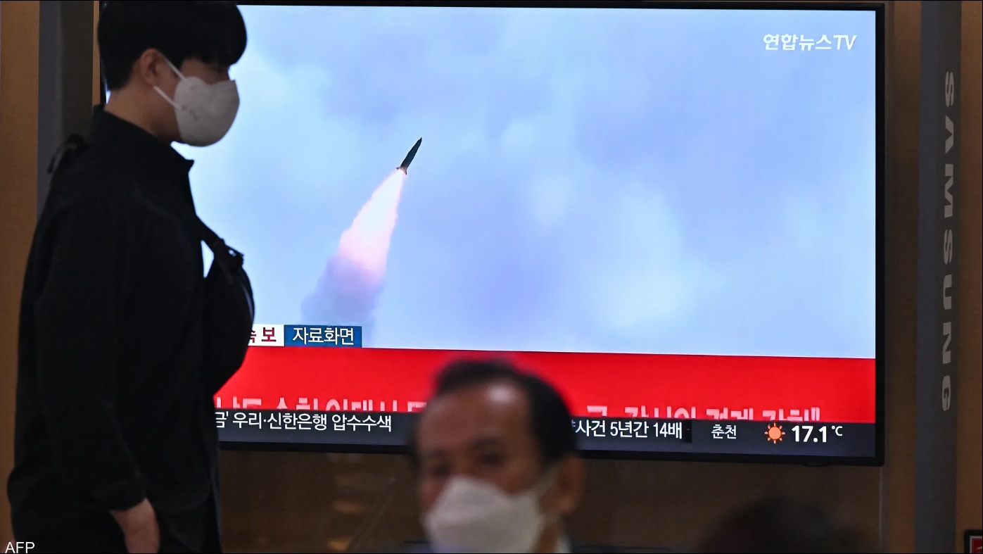 كوريا الشمالية تستبق العرض الجنوبي بصاروخين باليستيين