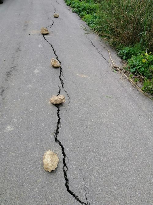 مواطنون يطالبون بتوسعة ومعالجة طريق راجب – دحوس في عجلون