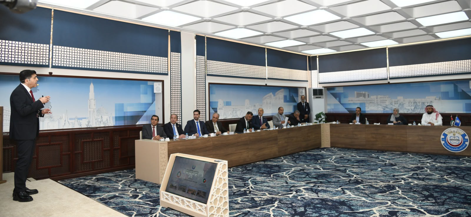التربية النيابية تشيد بإنجازات جامعة العلوم والتكنولوجيا وبرامجها