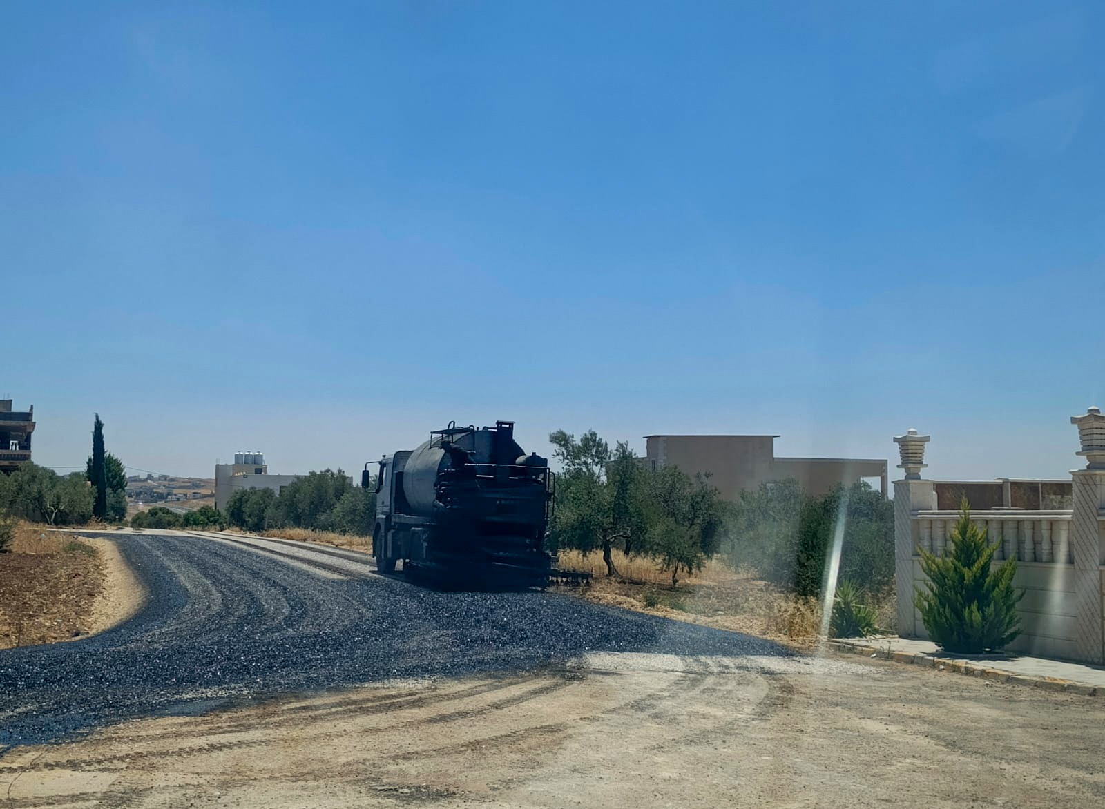 عطاء لتأسيس طبقة اسفلتية في شوارع إربد بد بكلفة 504 آلاف دينار 