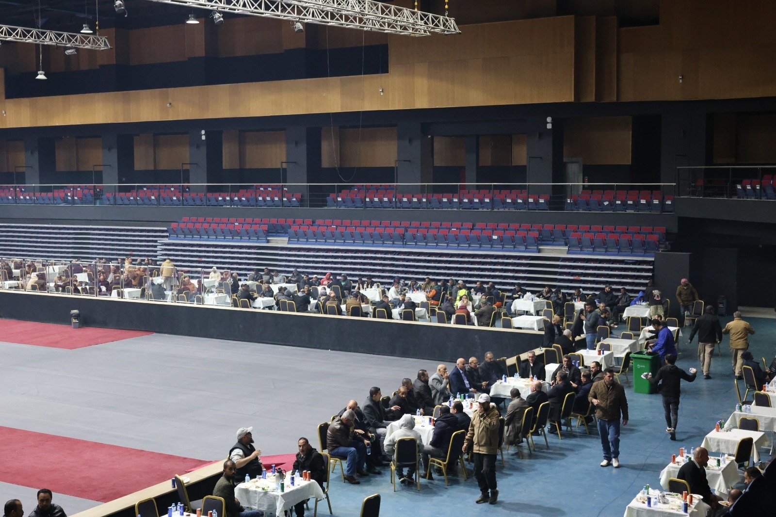 عمّان الأهلية تُكرّم  في شهر رمضان  عمّال الوطن في بلدية السلط الكبرى 