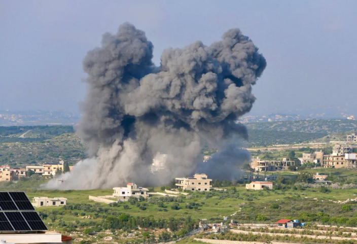 إسرائيل ترفع وتيرة القصف المدفعي على جنوب لبنان 