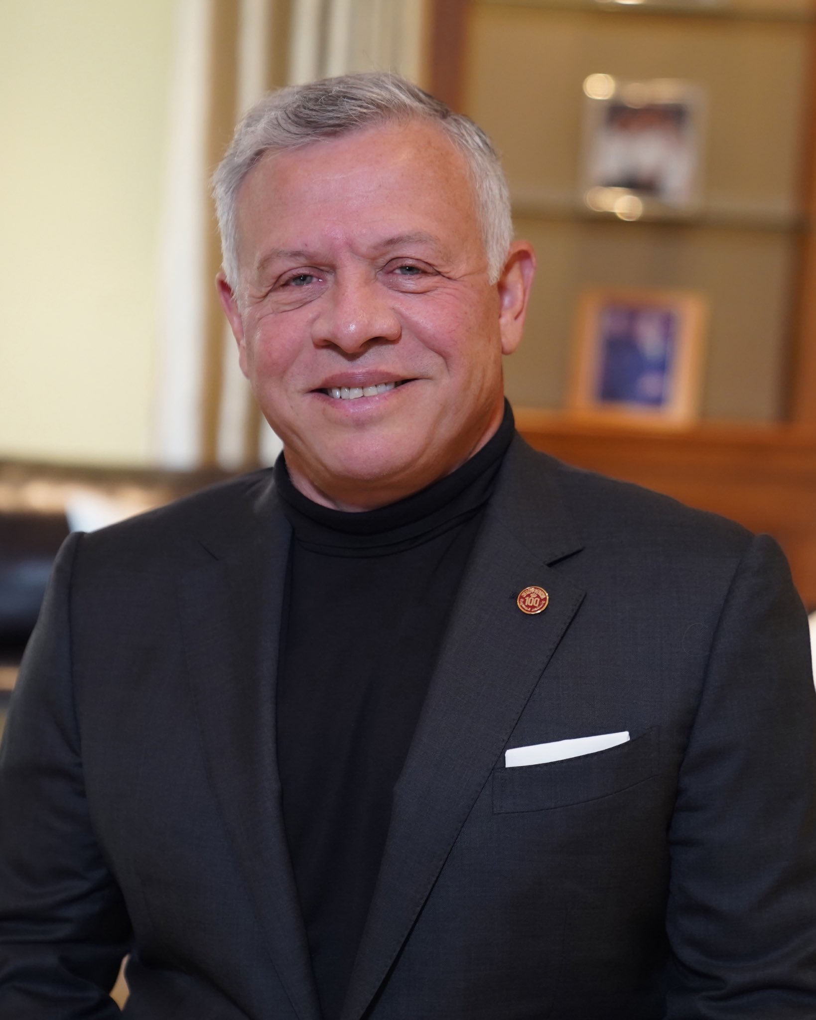 الشيخ فوزان القيسي يهنئ الملك بعيد ميلاده الميمون