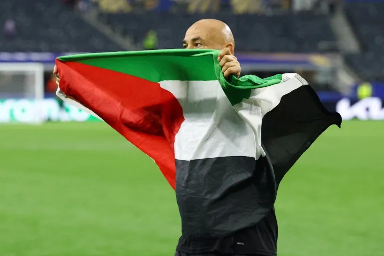 فيفا يحسم الجدل ..  هل يتعرض حسام حسن لعقوبات بسبب علم فلسطين؟