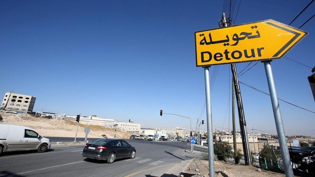 عقب انسكاب زيوت على امتداد نفق الملتقى ..  تحويل السير نحو إشارات السابع