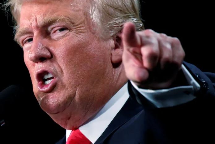 ترامب لإيران: افتحوا المضيق اللعين وإلا ستعيشون في الجحيم