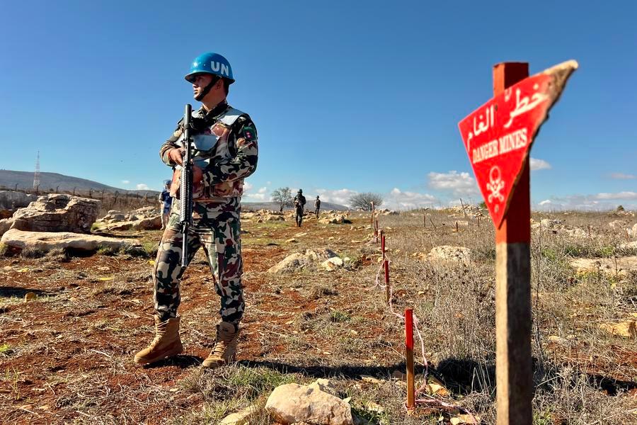 يونيفيل تحذر: الجيش الإسرائيلي أسقط مادة كيميائية جنوب لبنان