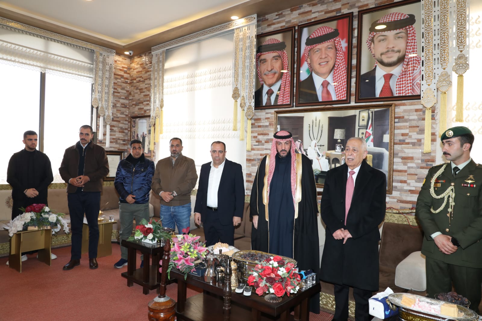 مندوبا عن الملك وولي العهد ..  العيسوي يعزي الحويان وأبو الريش