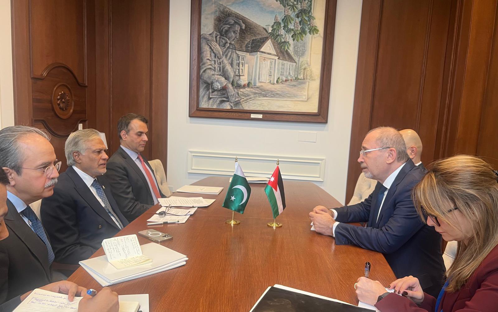 الصفدي يلتقي نظيره الباكستاني قبيل إحاطة لمجلس الأمن