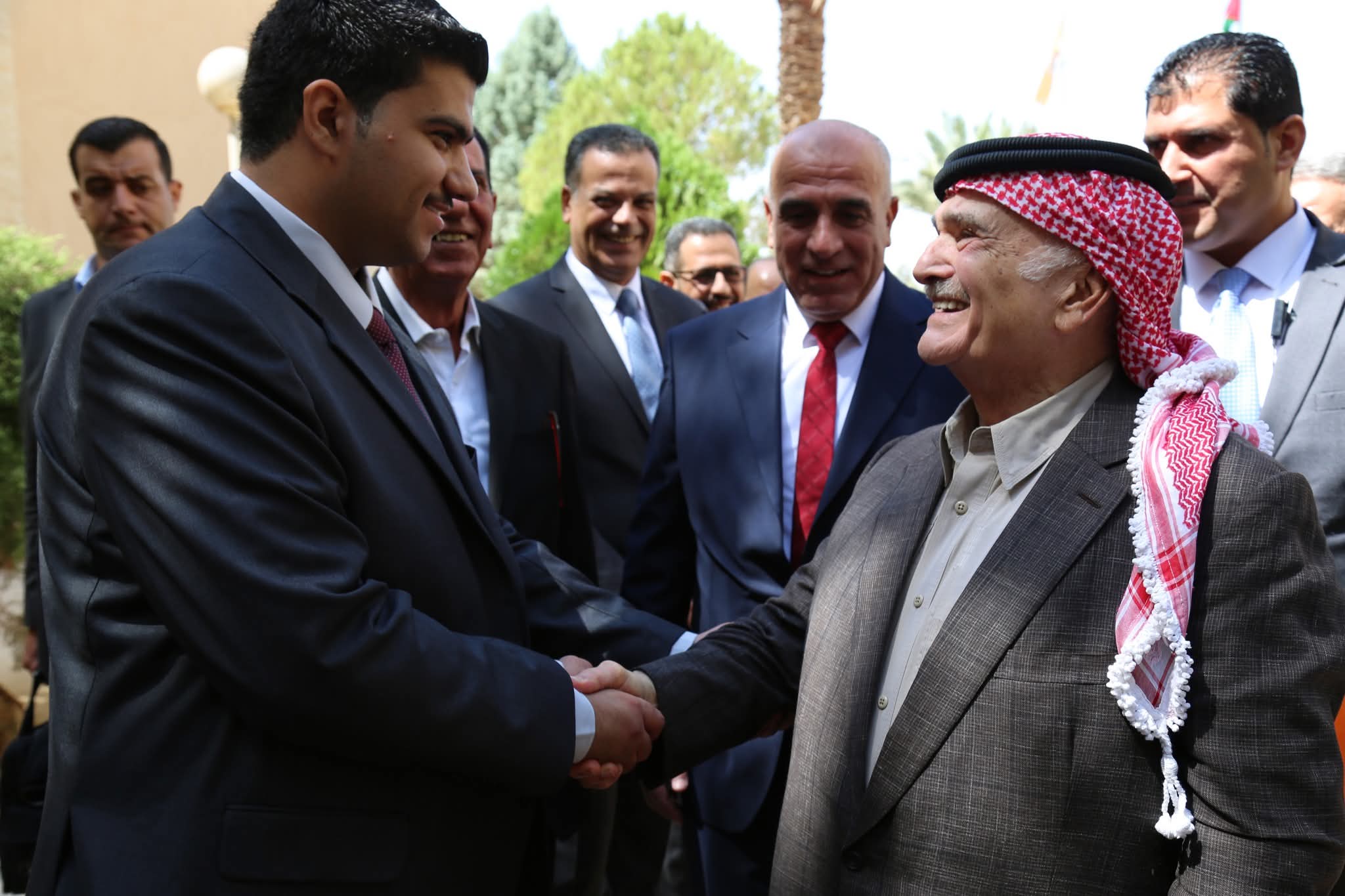 الأمير الحسن يوجه رسالة شكر إلى آل خطاب