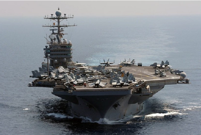 أميركا تنفي إصابة حاملة الطائرات أبراهام لينكولن 