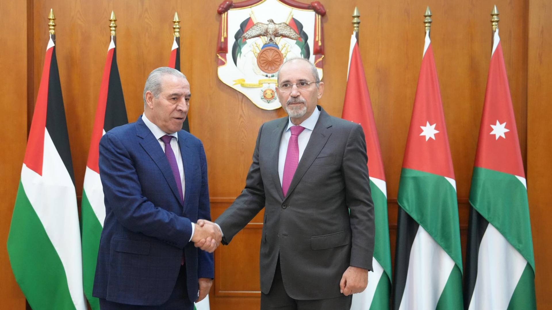 بحضور مدير المخابرات ..  الصفدي يلتقي الشيخ لبحث تطورات المنطقة