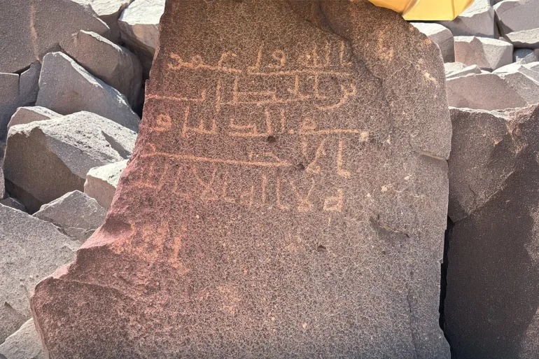 الله ولي عمر بن الخطاب ..  السعودية تعلن عن نقوش صخرية