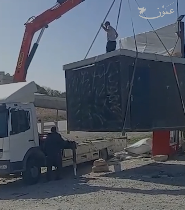 الأشغال تزيل أكشاكًا في شارع الـ100