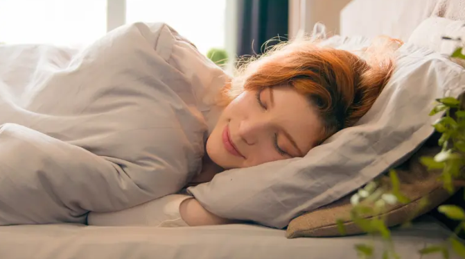 النوم الهادئ لا يبدأ من الدماغ ..  بل من الأمعاء