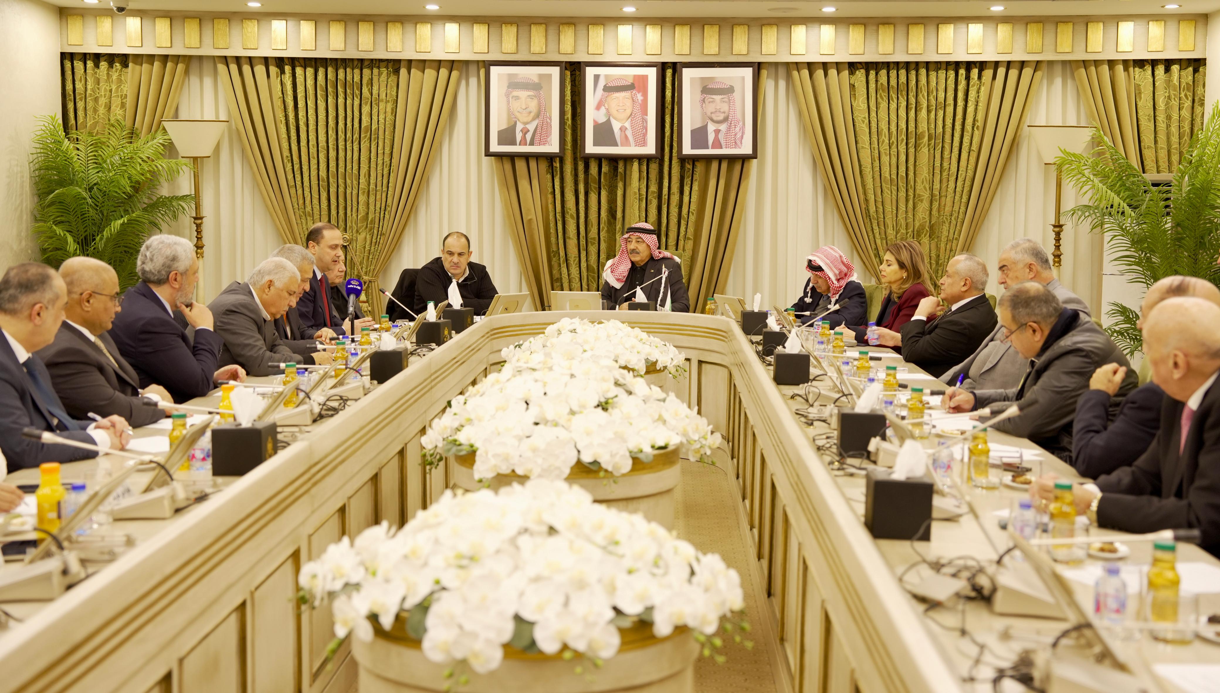 إعلام الأعيان تبحث تحديث التشريعات الإعلامية