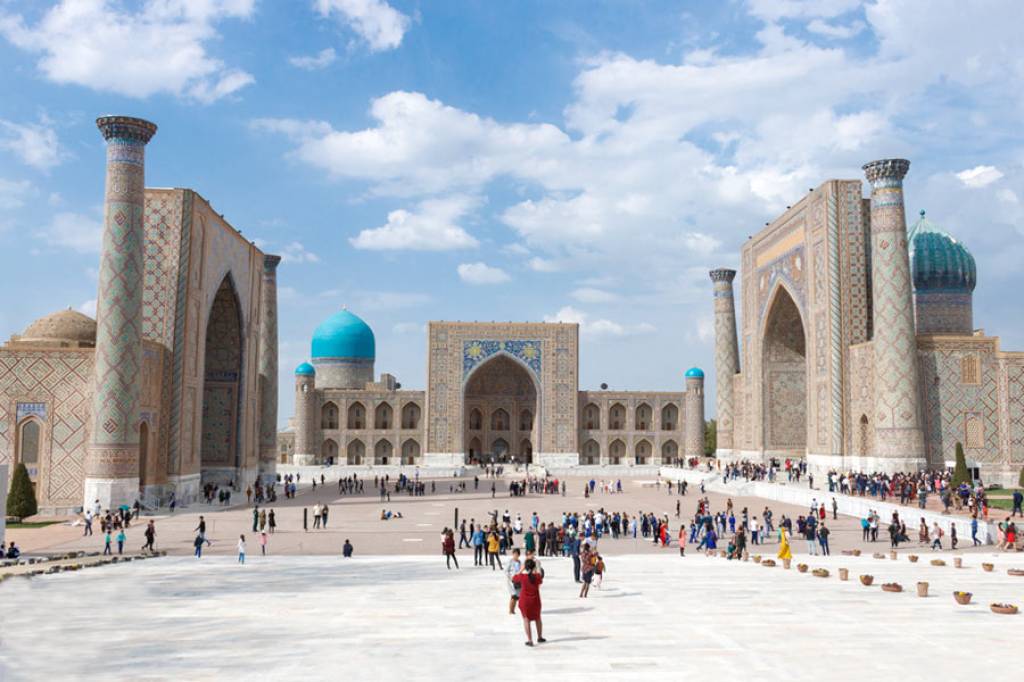 أوزباكستان توافق على لائحة لتنظيم نشاطات التجمعات السياحية 
