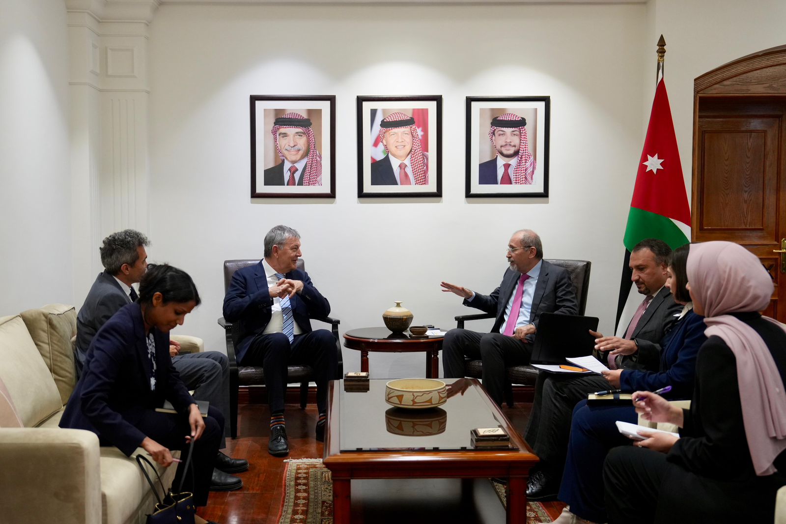 الصفدي يستقبل المفوض العام لأونروا 