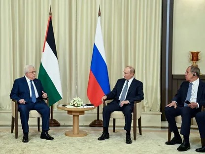 بوتين لـ عباس: موقف روسيا ثابت تجاه قضايا السلام في الشرق الأوسط