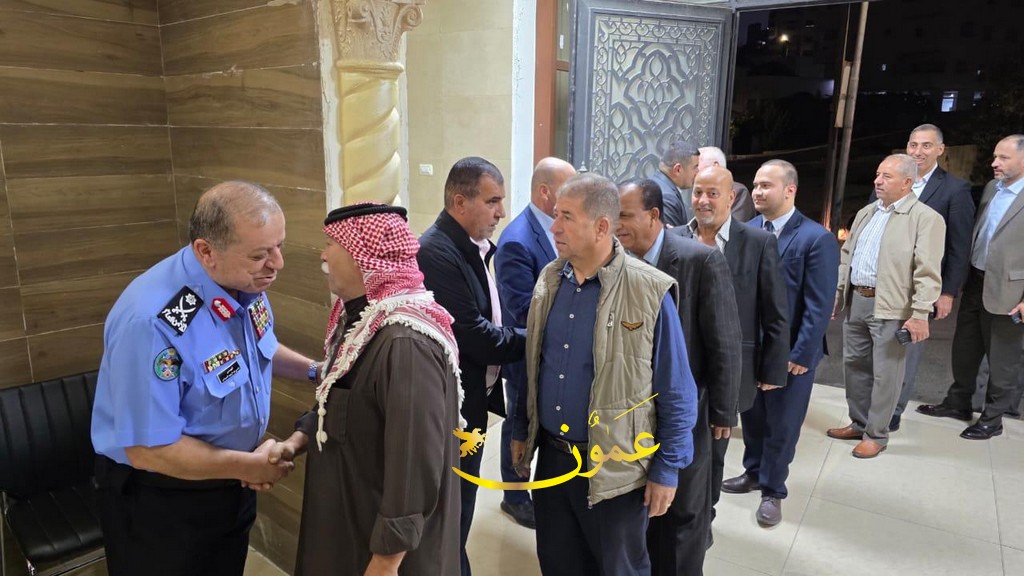 اللواء الدباس يستقبل المهنئين بديوان عشيرته بالسلط بمناسبة ترفيعه
