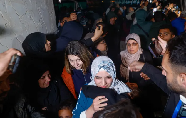 وصول دفعة خامسة من العائدين إلى قطاع غزة 