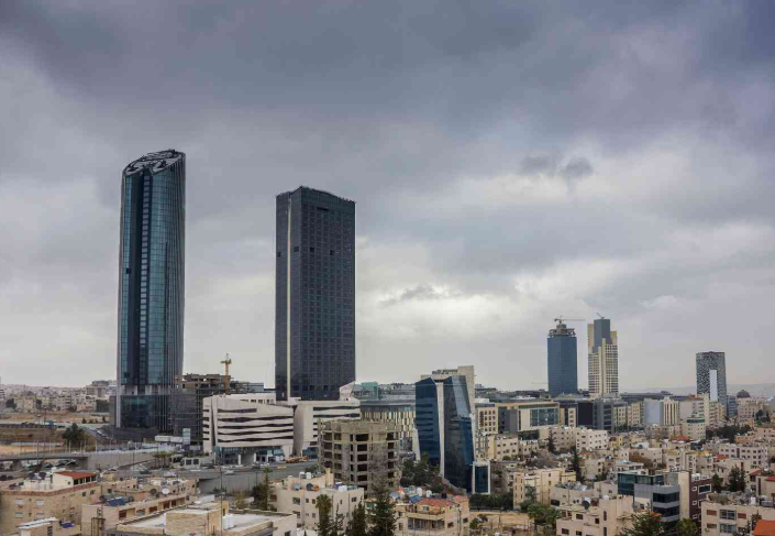 ارتفاع على الحرارة وتقلبات جوية يتخللها أمطار متفرقة 