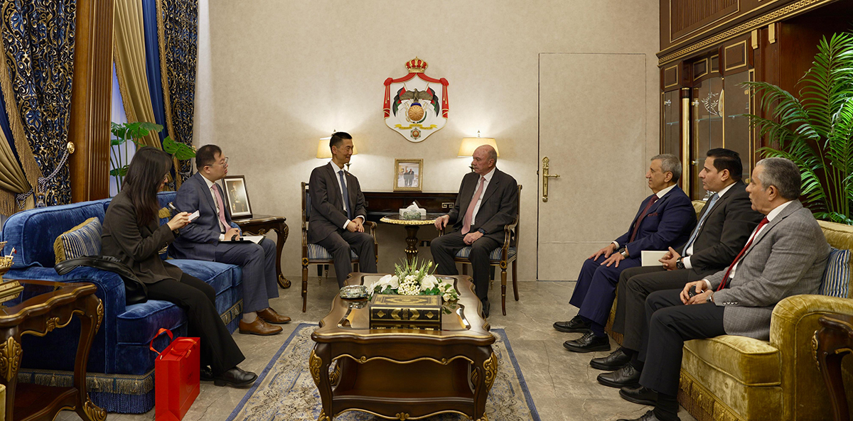 رئيس مجلس الأعيان يلتقي السفير الصيني 