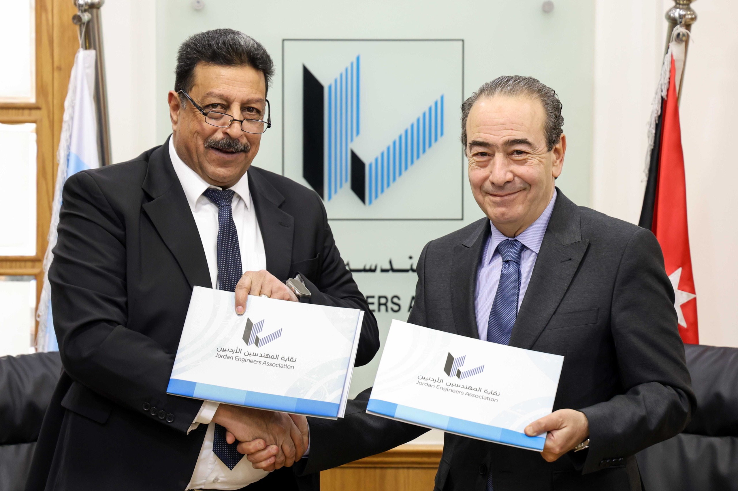 توقيع اتفاقية تعاون بين شركة الكهرباء الأردنية ونقابة المهندسين