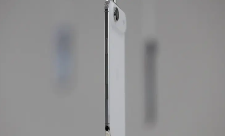 ما حقيقة إطلاق آيفون آير 2 في 2026؟