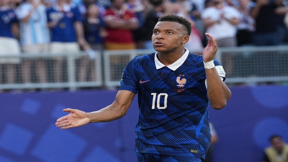 مبابي يغيب عن جزء من تدريب فرنسا لكنه يشارك ضد إسبانيا