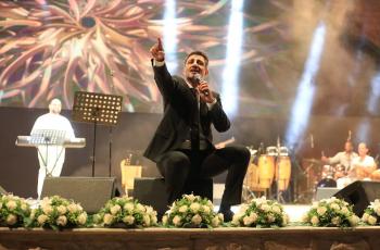 جهاد سركيس يمتع جمهوره بصوته العذب وأغانيه الجميلة