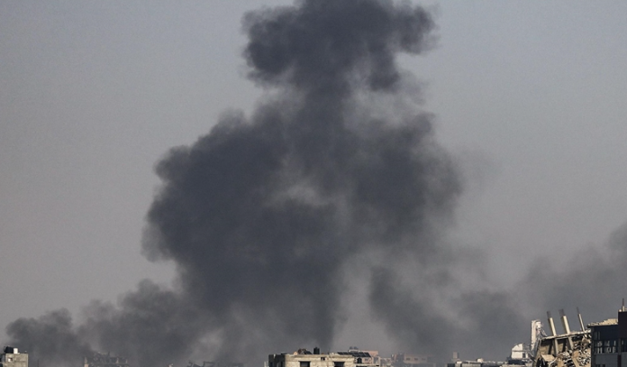 القوات الإسرائيلية تكثف قصفها على مناطق شرقي غزة 