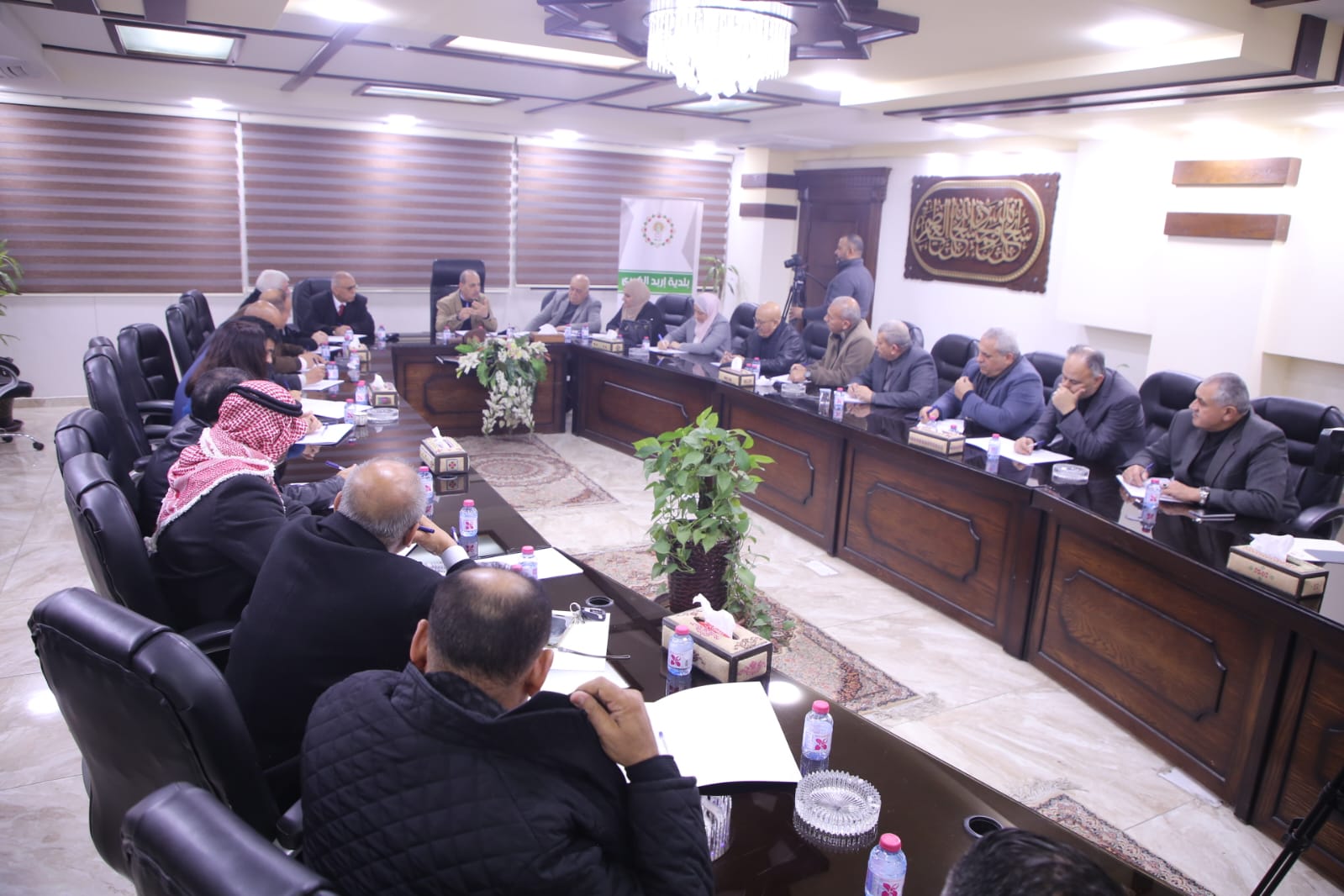 المصري: لا موافقات على عطاءات التعبيد بدون مقاطع طولية وعرضية 