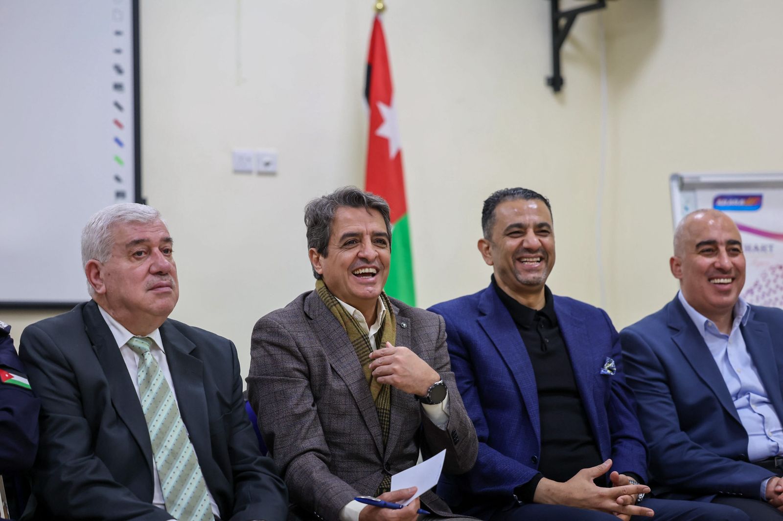 وزير الشباب يتفقد المبنى الجديد لمركز شباب وشابات الرمثا 