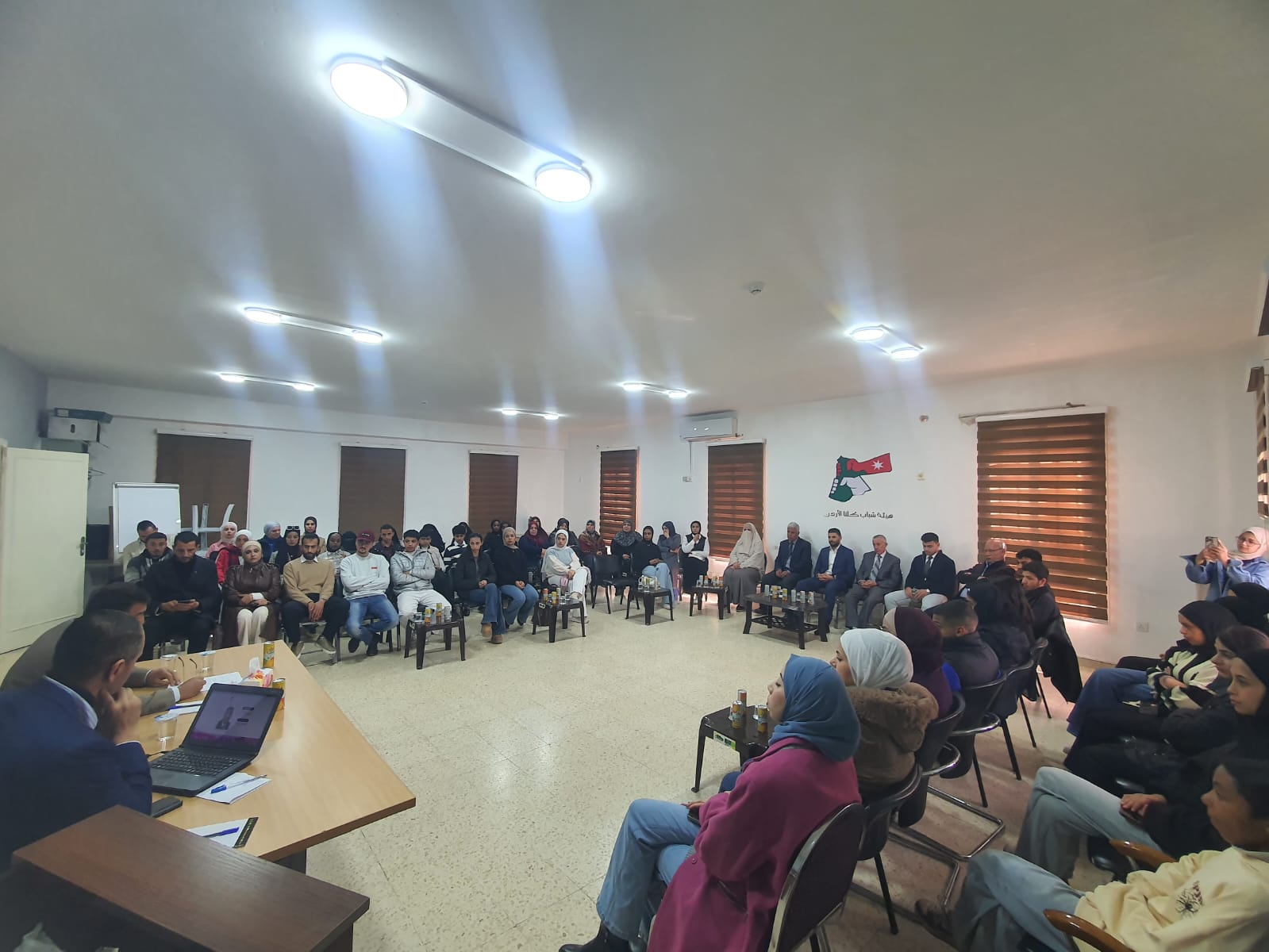 كلنا الأردن ..  جلسة حوارية تسلط الضوء على محطات وإنجازات الملك