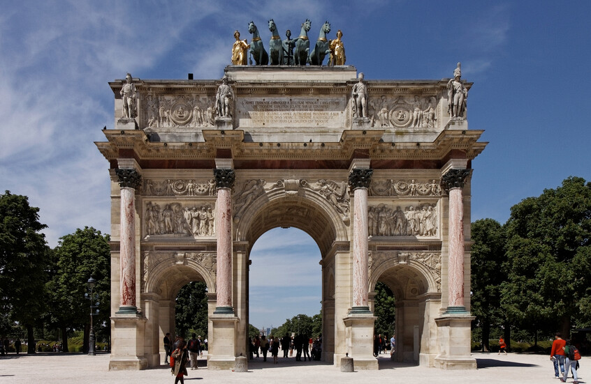 ترامب: هيكل في واشنطن يشبه قوس النصر الباريسي 