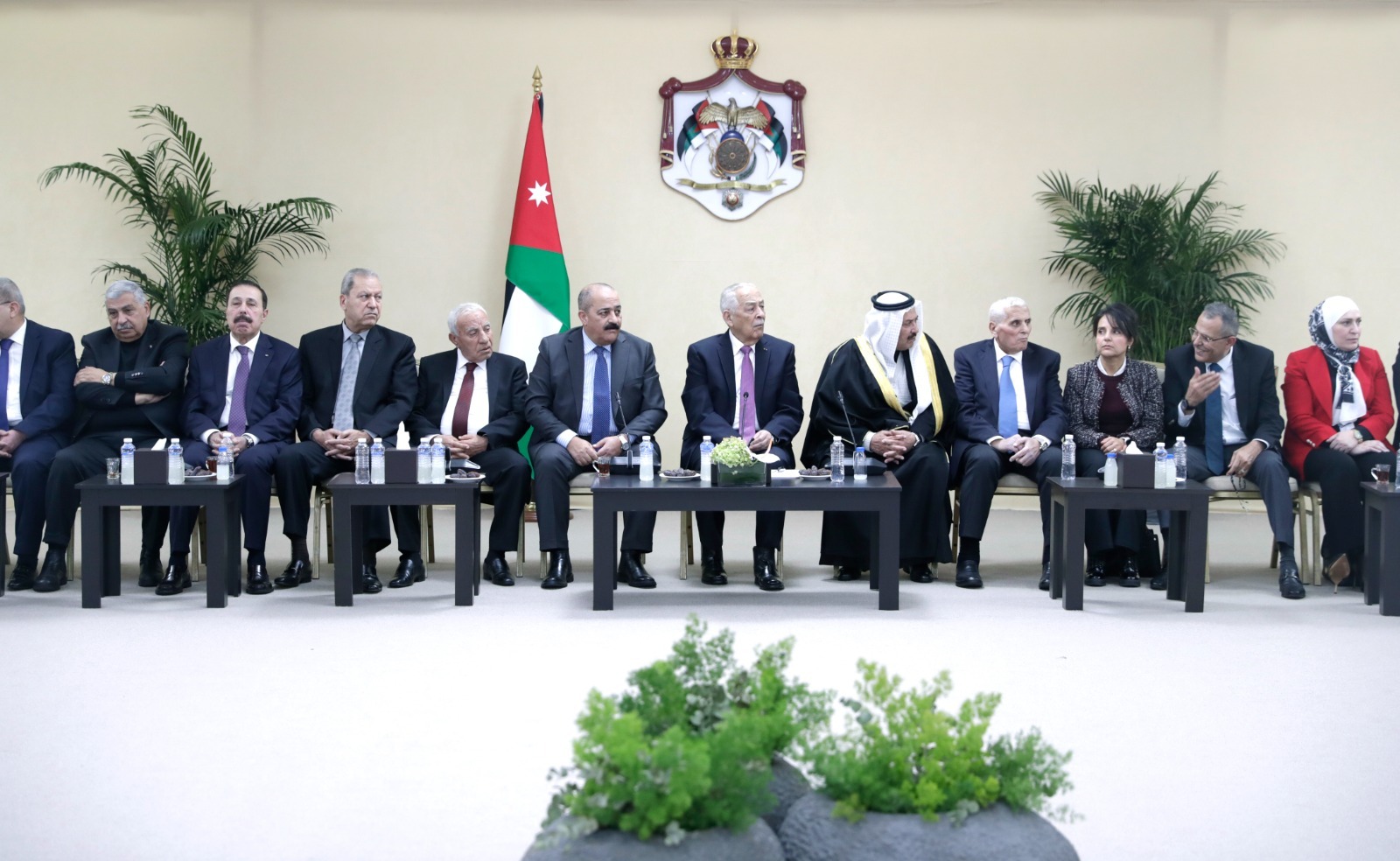 متابعة للزيارة الملكية ..  العيسوي يلتقي 250 شخصية من أبناء إربد