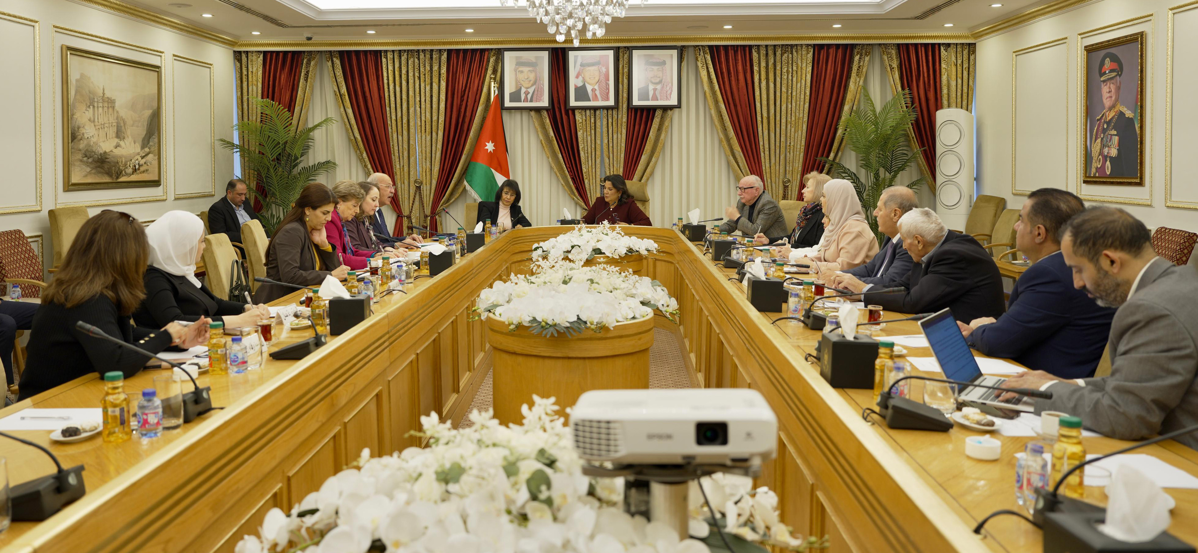 لجنة المرأة في الأعيان تبحث القضايا المتعلقة بحقوق المرأة 