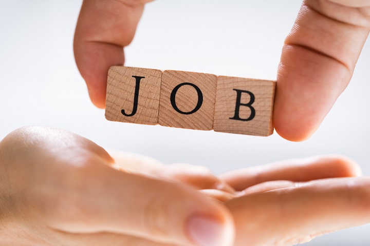 وظائف شاغرة ومدعوون للاختبار التنافسي في الحكومة