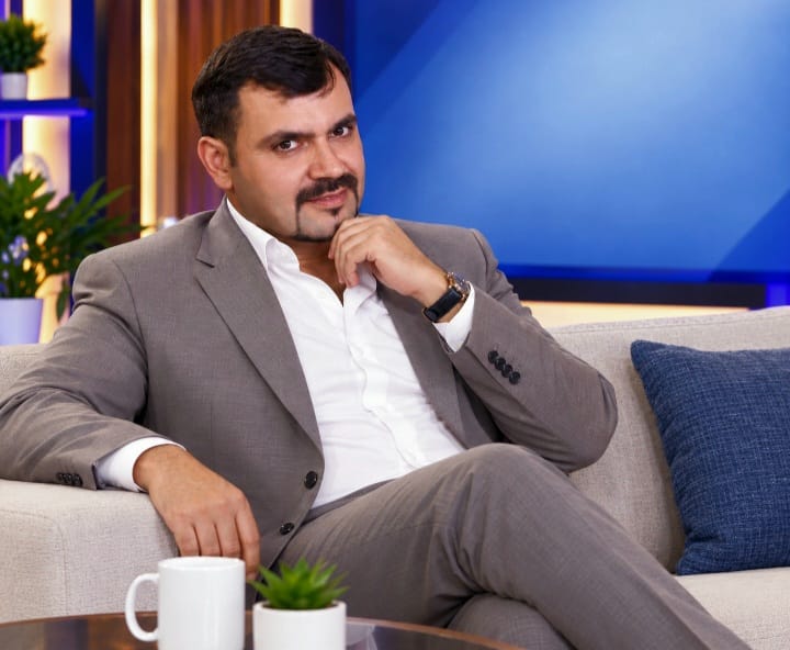 خليل روزا: وراء كل أغنية حكاية تبدأ من الكلمة ..  والتجديد لا يعني التخلي عن جودة النص        