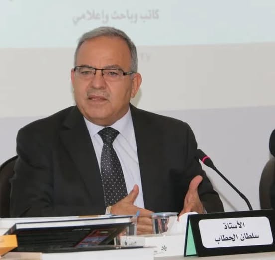 وزير الاتصال الحكومي ينعى الكاتب الصحفي سلطان الحطاب