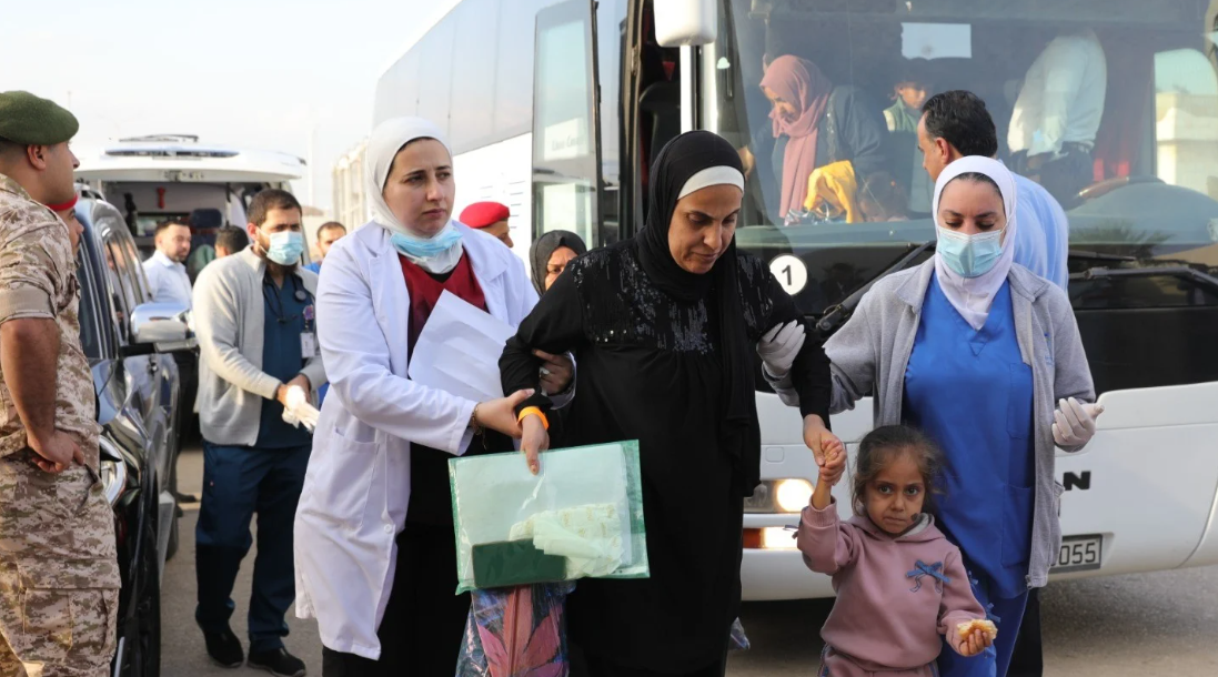 الجيش: إجلاء 20 طفلًا غزيًا لاستكمال علاجهم في المستشفيات الأردنية 