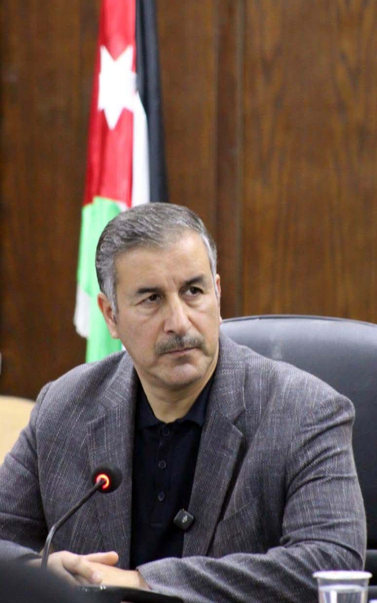 محافظ البلقاء: العمل جار على صيانة وإعادة تأهيل طرق 