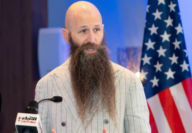 السفير الأمريكي يحضر حفل زفاف إحسان حداد 