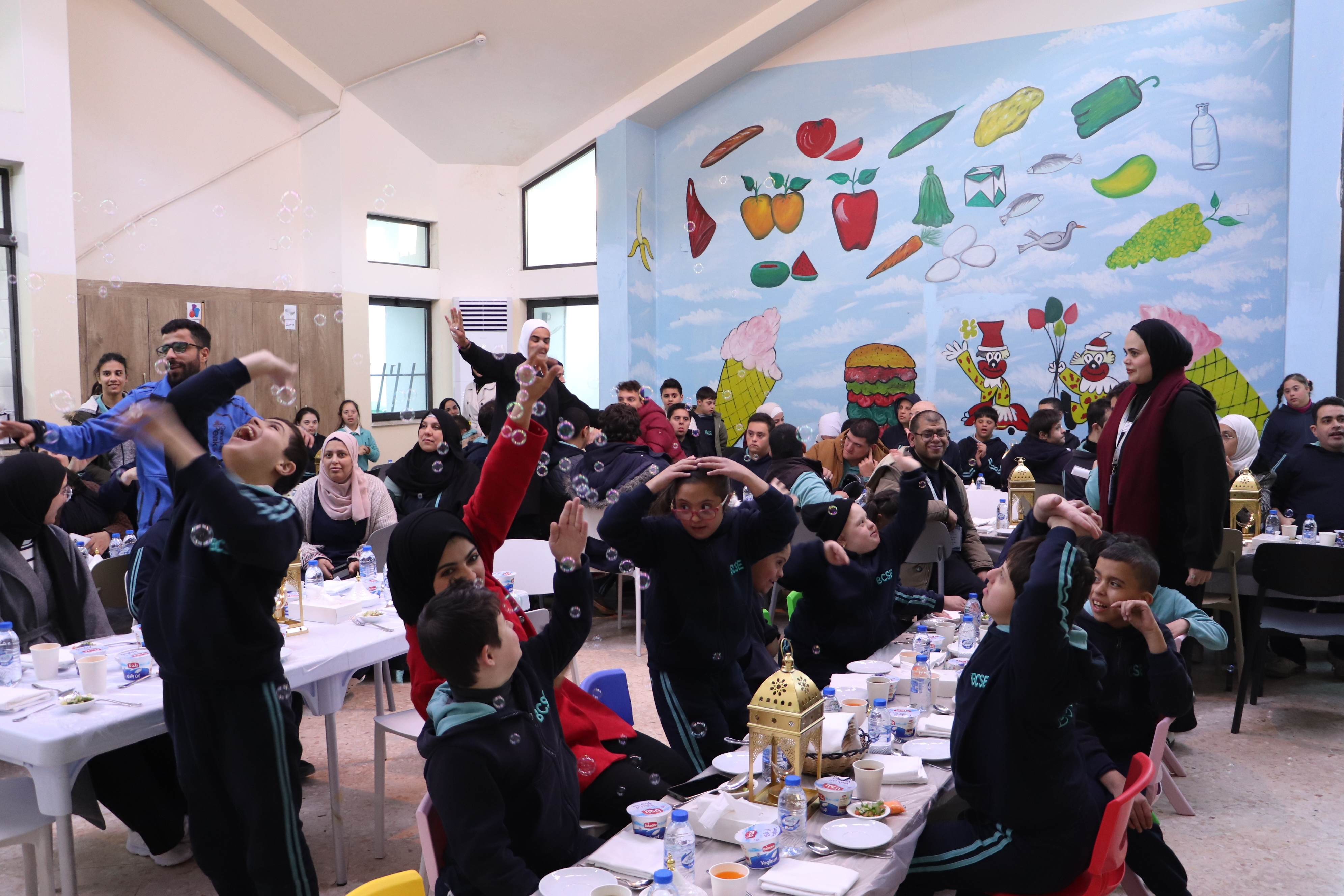 إنتركونتيننتال والبنك العربي الاسلامي يستضيفان مأدبة إفطار خيرية 