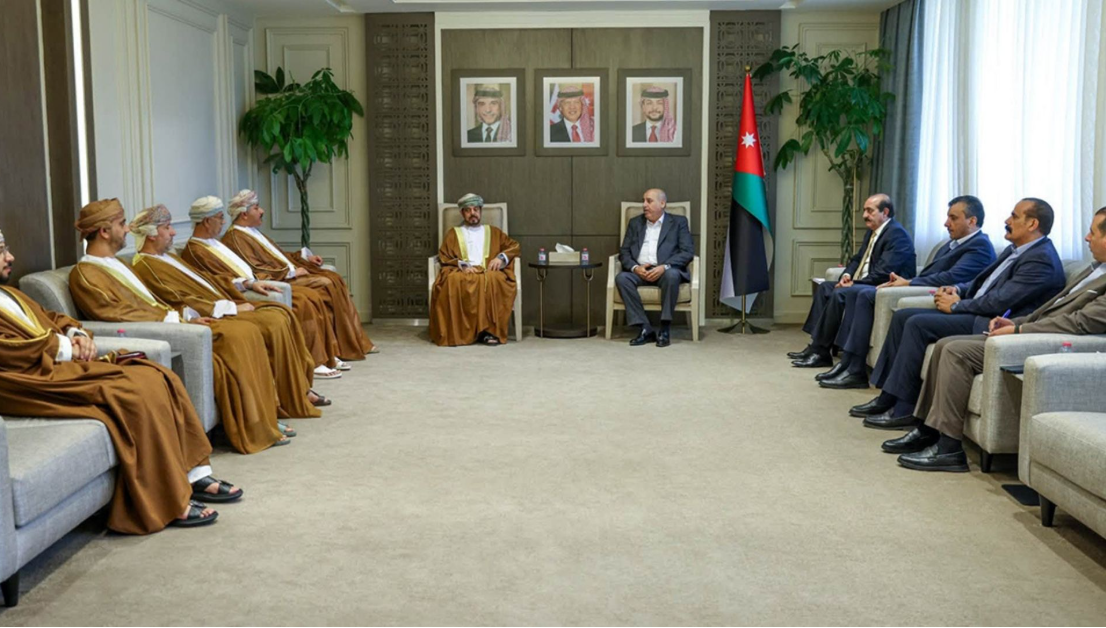 رئيس النواب يلتقي رئيس وأعضاء اللجنة القانونية في مجلس الدولة العُماني