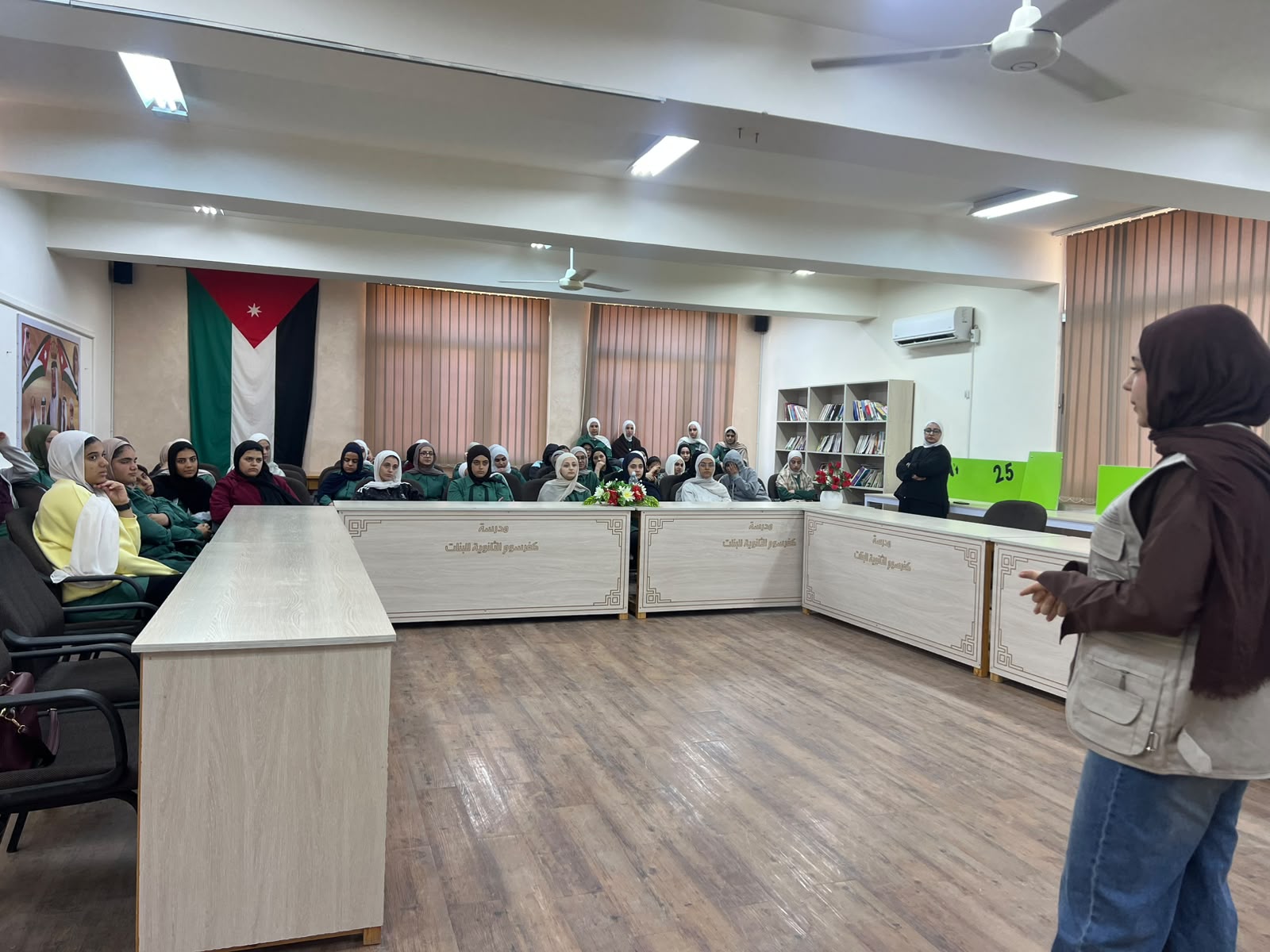 شباب محافظة إربد تنفذ مجموعة من الجلسات التعريفية بجائزة الحسين بن عبدالله الثاني للعمل التطوعي 