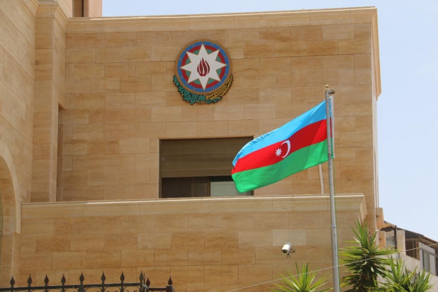 أذربيجان تشيد بتجربة الأردن في مجال إزالة الألغام 