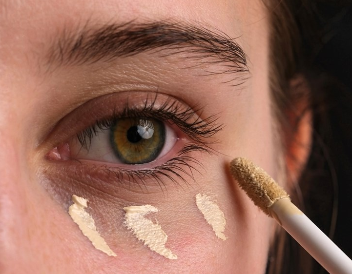 تصحيح الألوان يتفوّق على الكونسيلر ..  إليكِ الطريقة