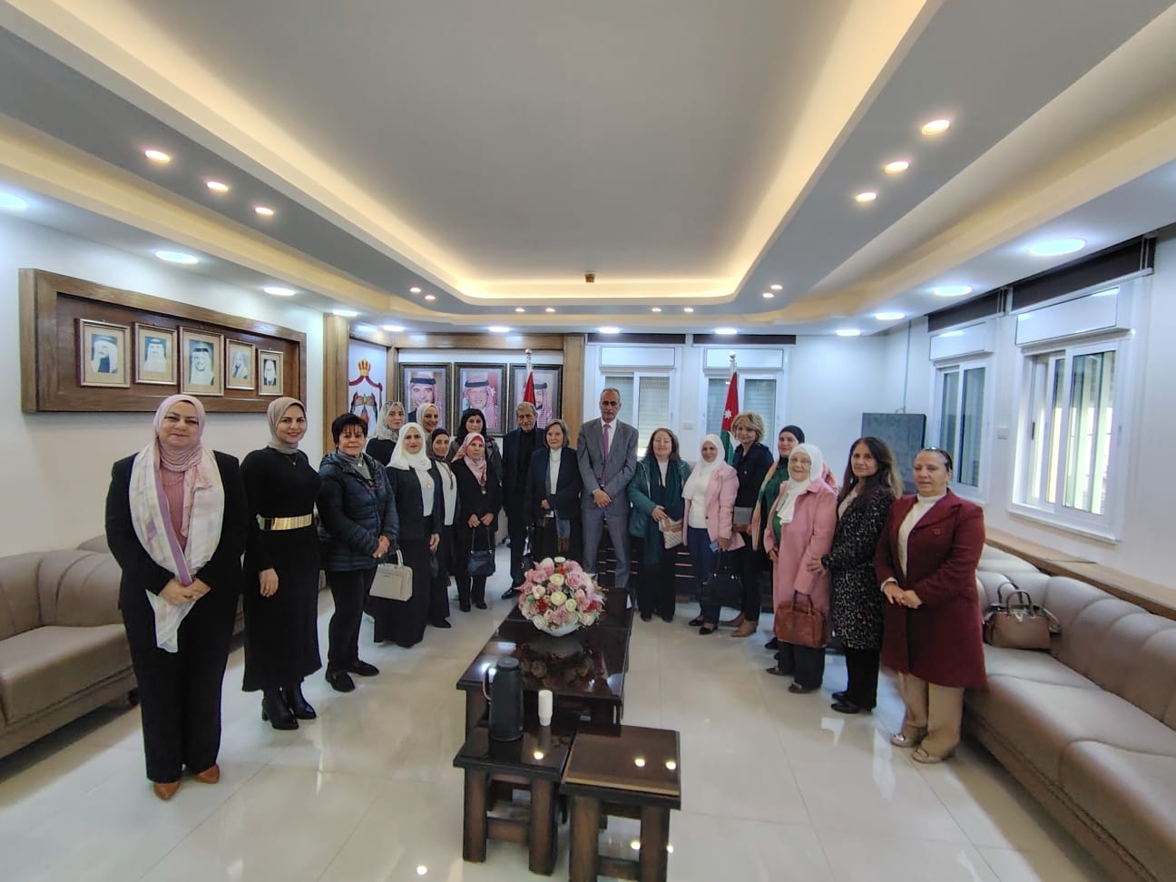لجنة المرأة في مؤسسة الإعمار تلتقي محافظ إربد بالوكالة